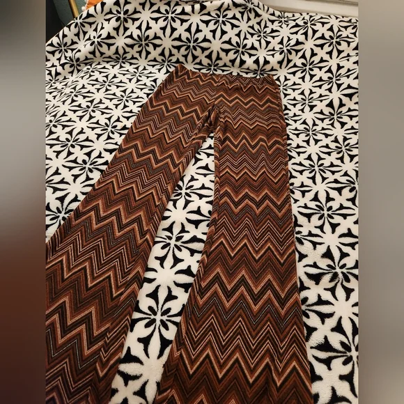 Size Medium Stretchy Bell Bottoms - Picture 4 of 4